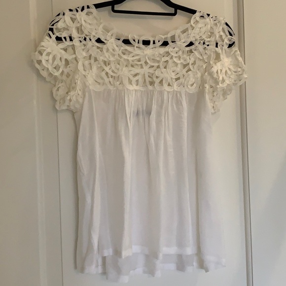 White lace neckline top - Picture 4 of 7